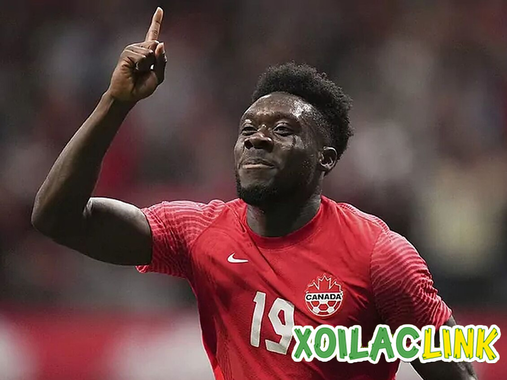 alphonso-davies-la-hau-ve-canh-hang-dau
